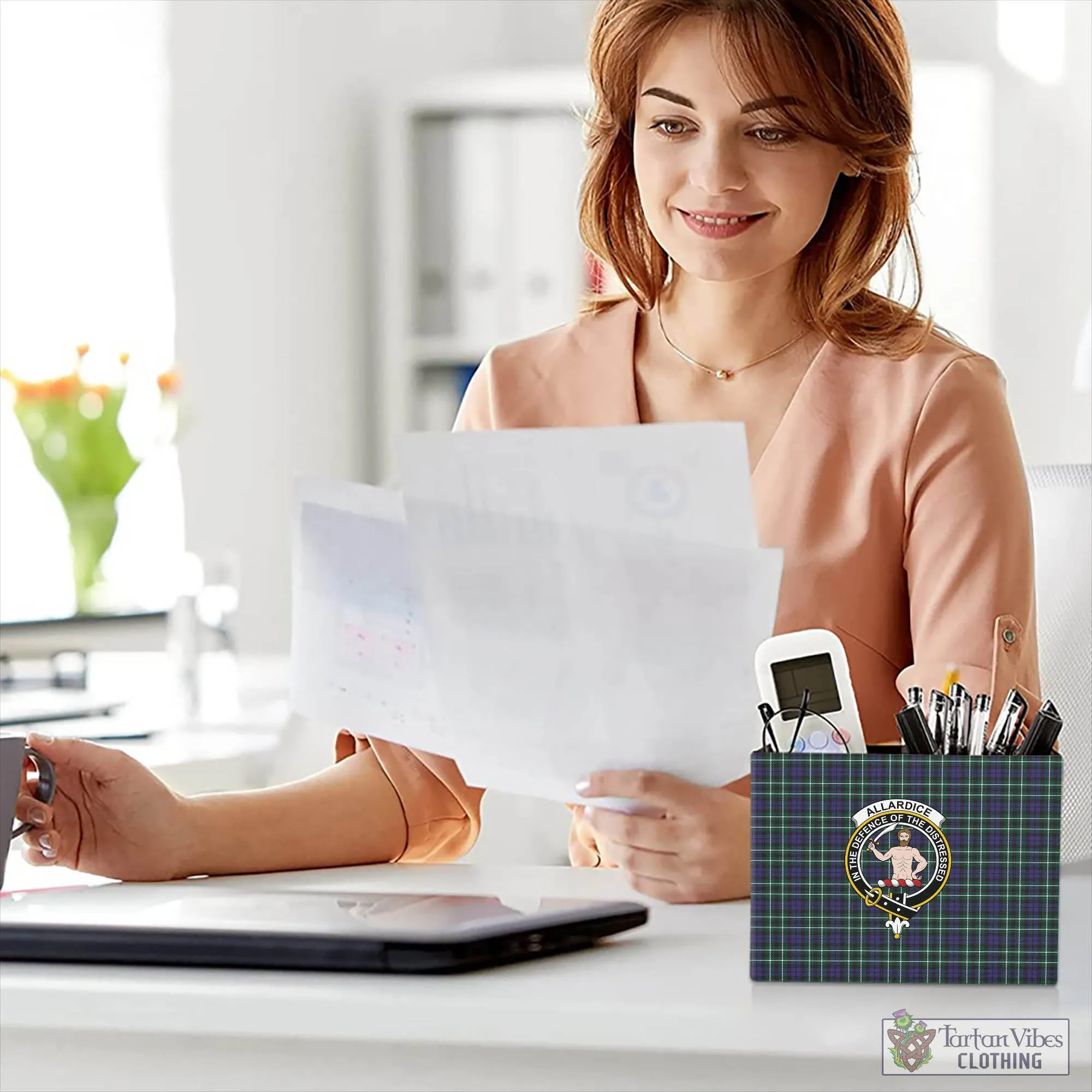 Allardice Tartan Pen Holder with Family Crest
