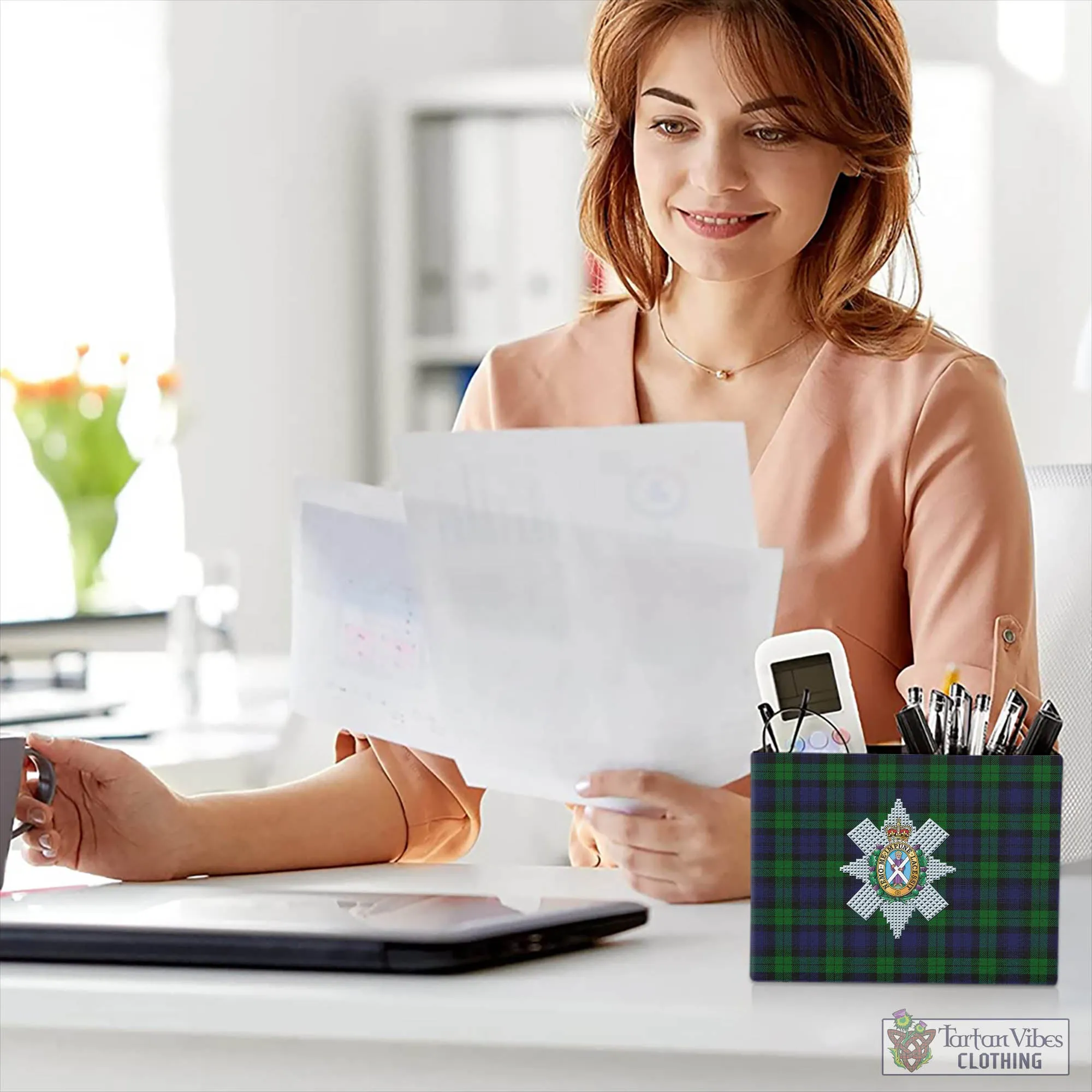Black Watch Tartan Pen Holder with Family Crest