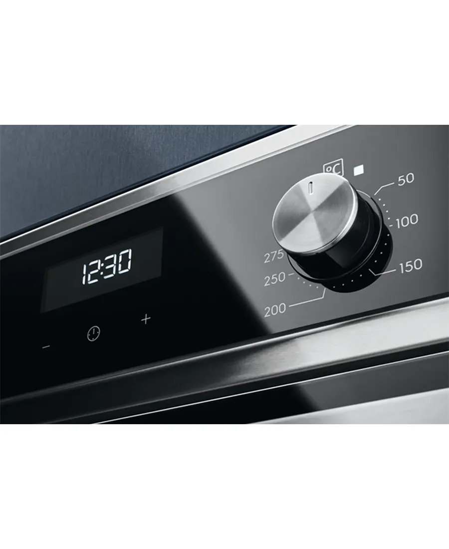 Built-in Single Oven with 600 SurroundCook®