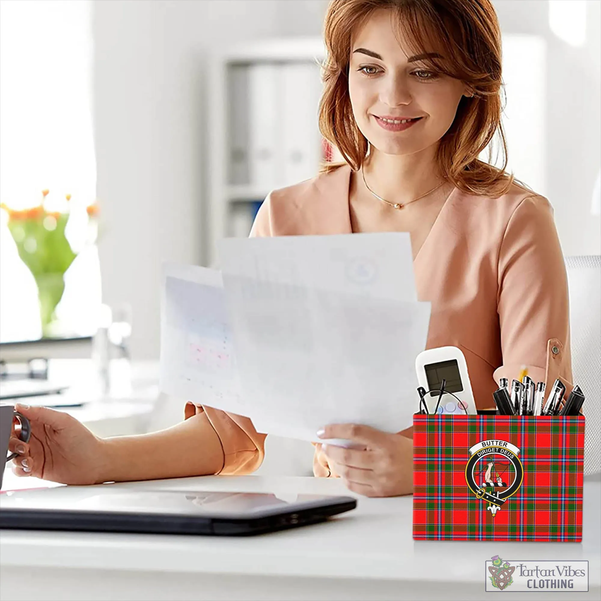 Butter Tartan Pen Holder with Family Crest