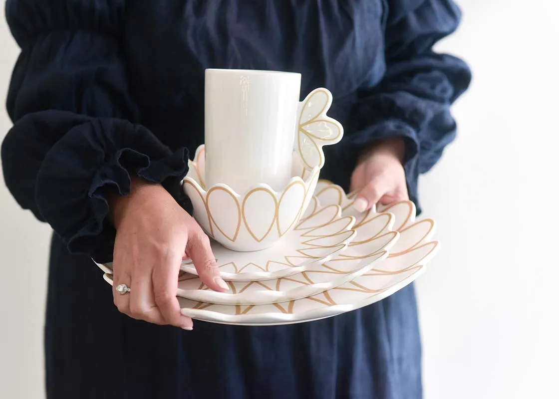 Deco Gold Scallop Platter, Set of 4