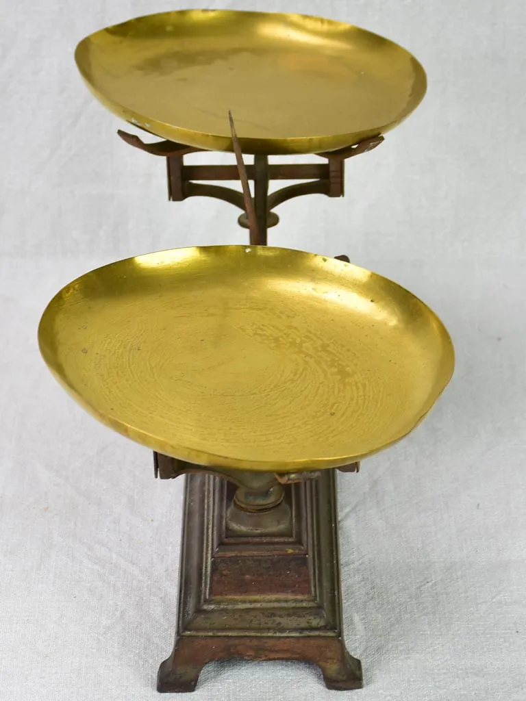 Early 20th century French kitchen scales with weights