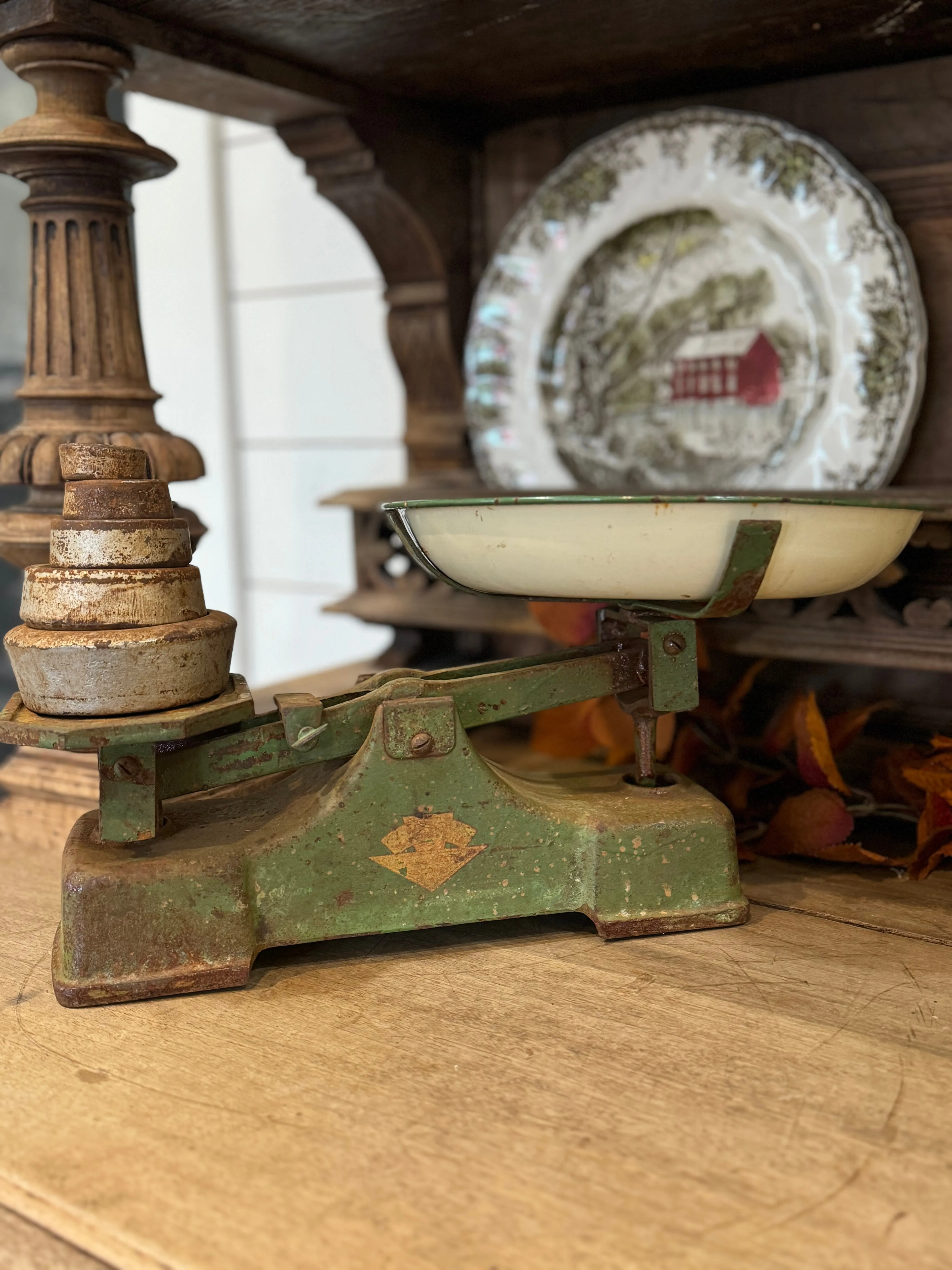 Green kitchen cast iron scales and weights || Vintage scales and tray with weights