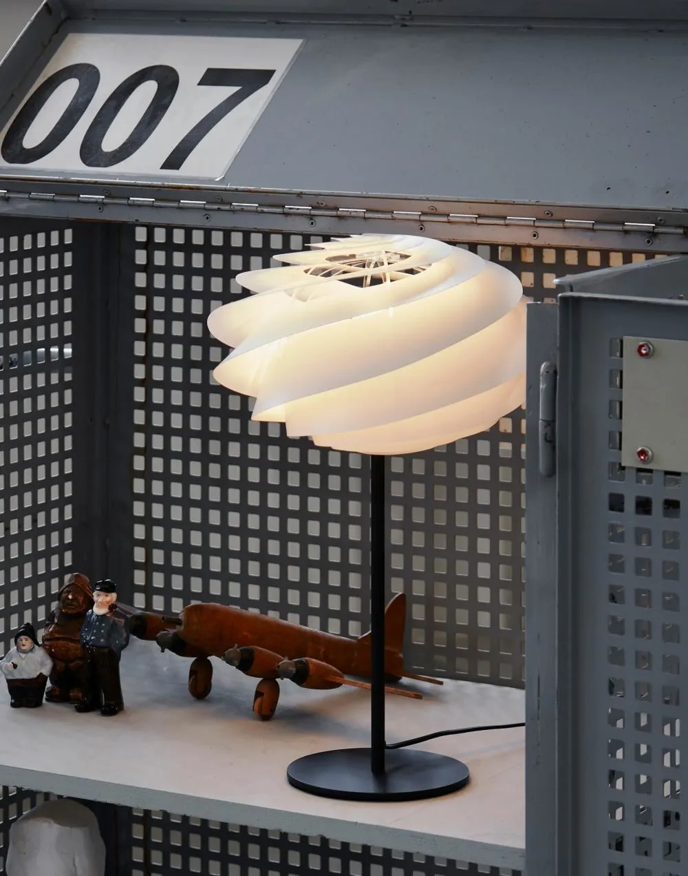 Le Klint Swirl Table Lamp
