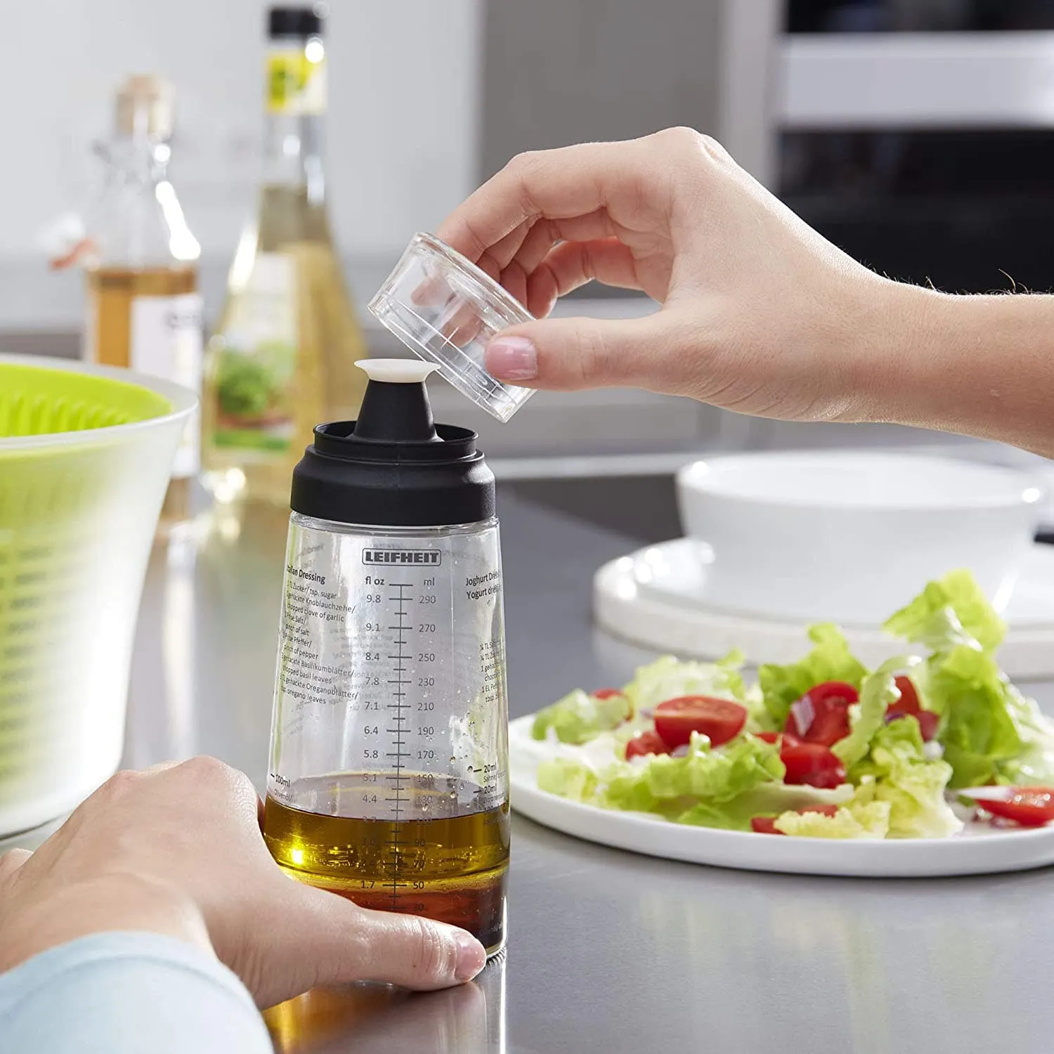 LEIFHEIT - Smart Kitchen -LF 3195 Salad Dressing Shaker Bottle