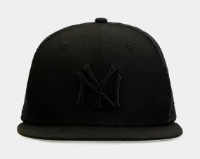 New York Yankees Blackout 9Fifty Trucker Mens Hat (Black)