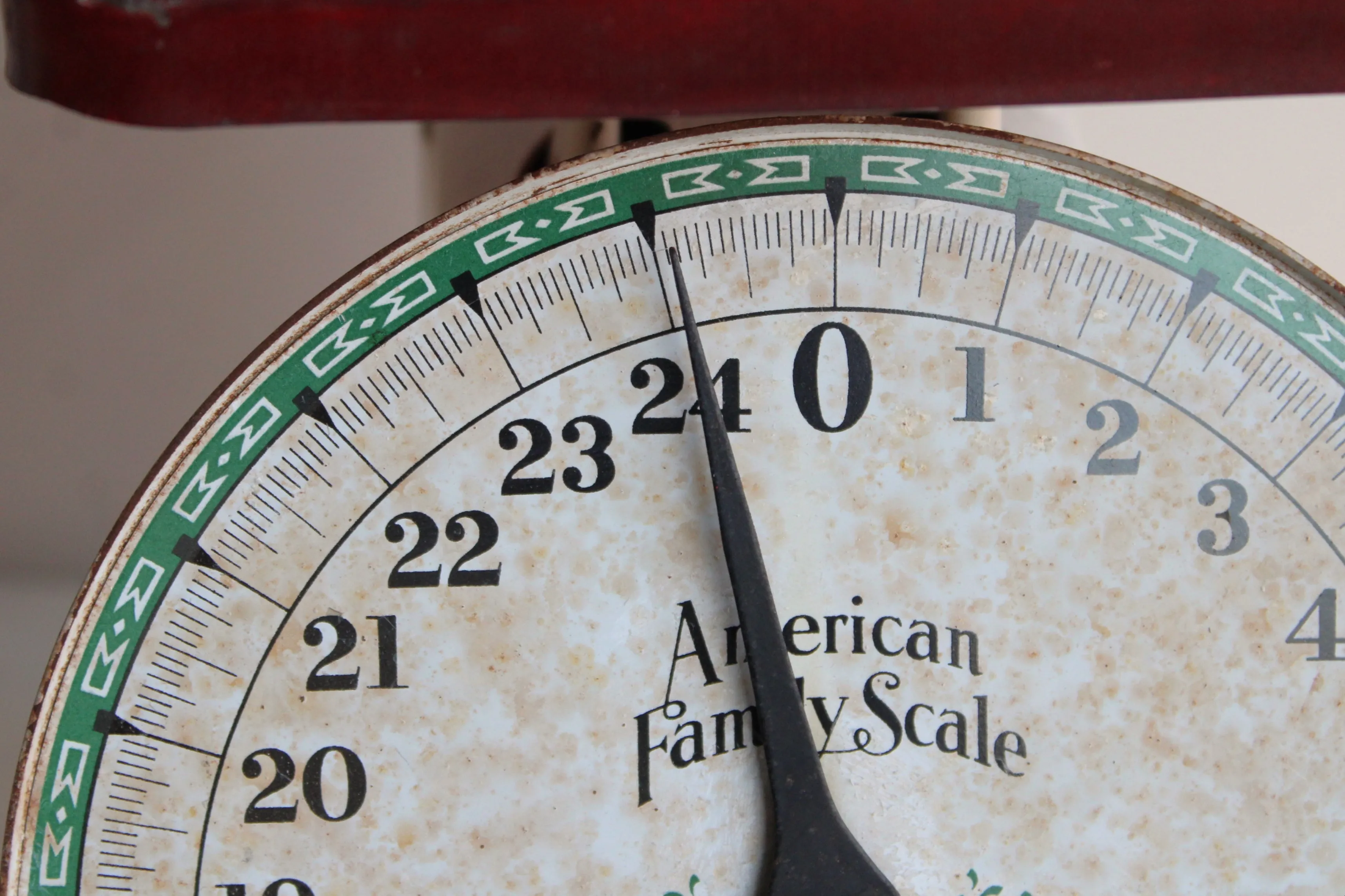 Vintage 1950s Kitchen Scale