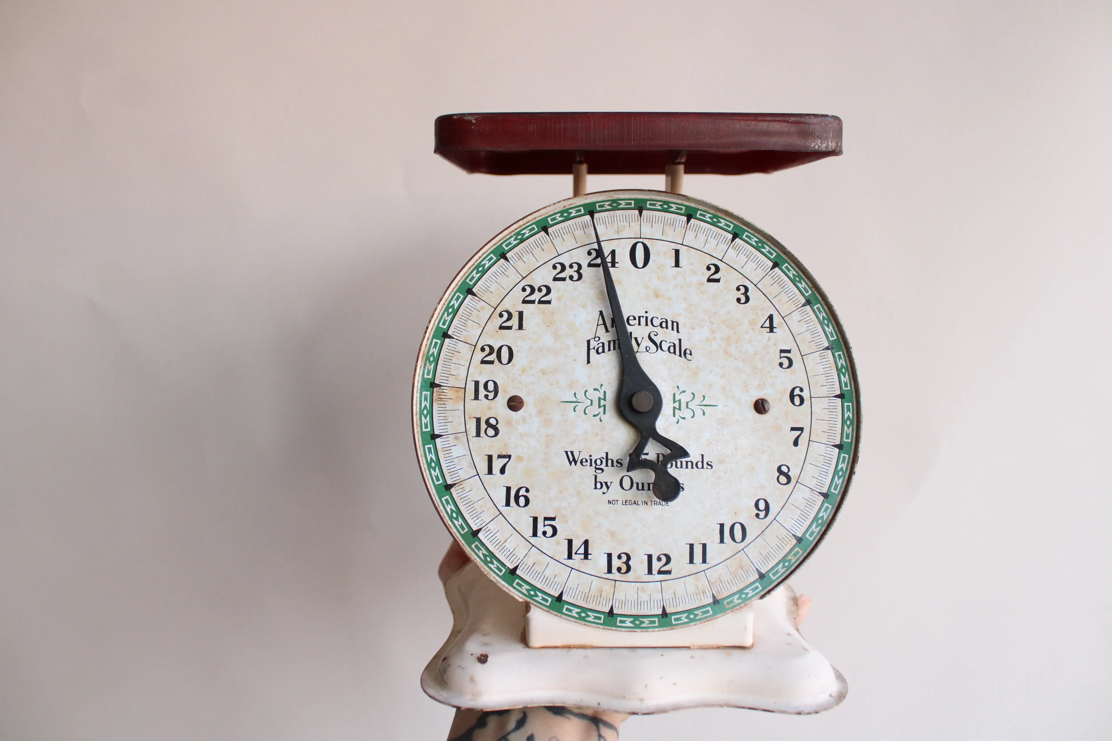 Vintage 1950s Kitchen Scale